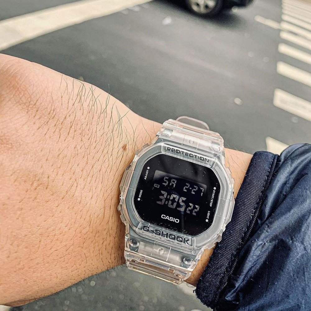 ساعت مردانه کاسیو G-SHOCK کد DW-5600SKE-7DR