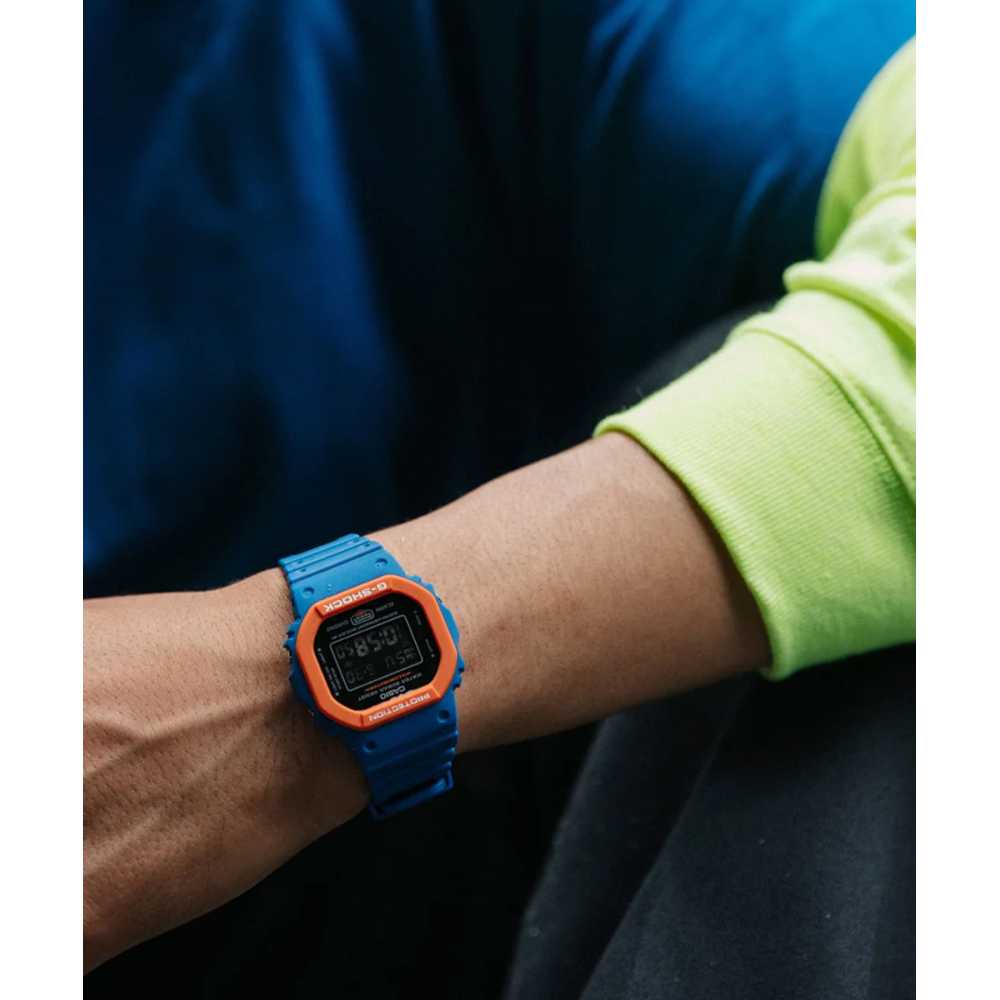 ساعت مچی مردانه کاسیو، زیرمجموعه G-Shock, کد DW-5610SC-2DR