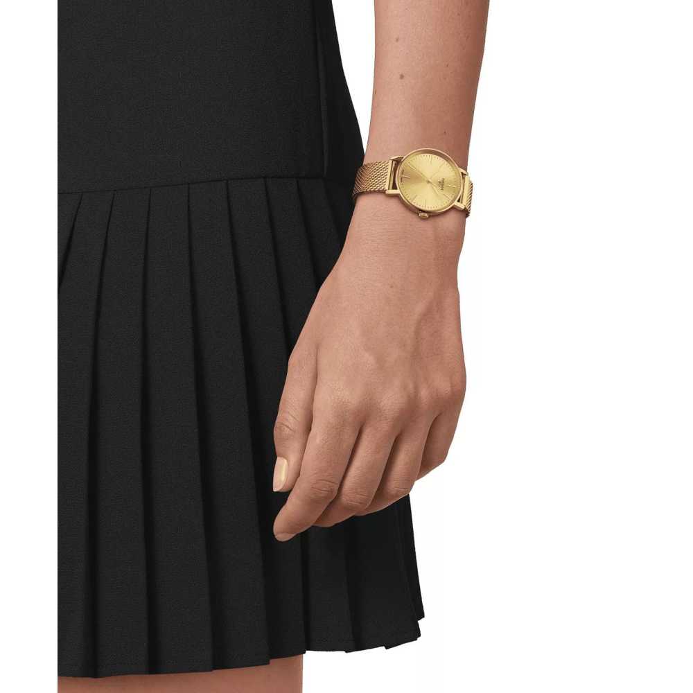 ساعت مچی زنانه تیسوت, کد T143.210.33.021.00